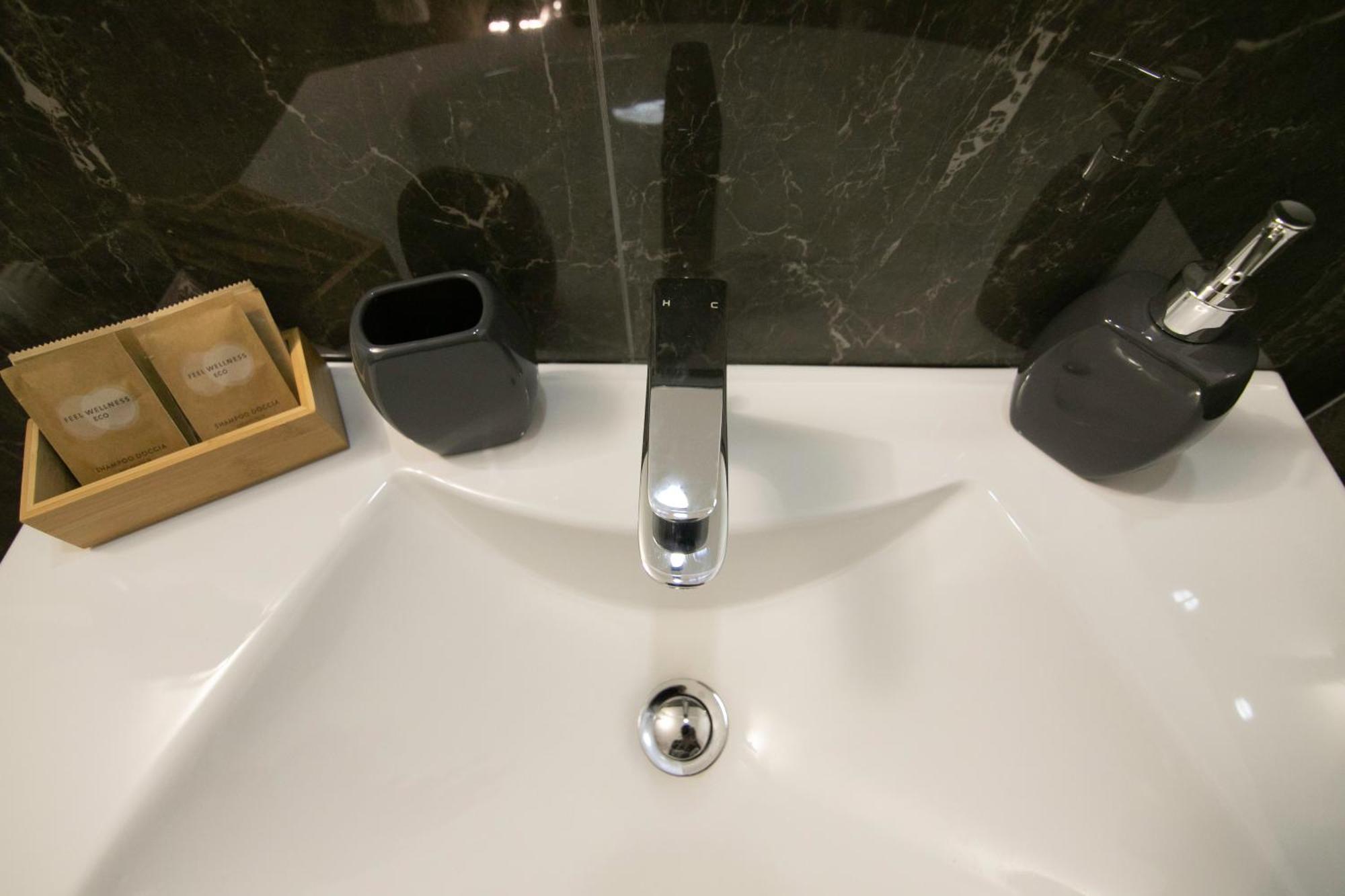 Villareale47 Luxury Suites & Rooms Παλέρμο Εξωτερικό φωτογραφία